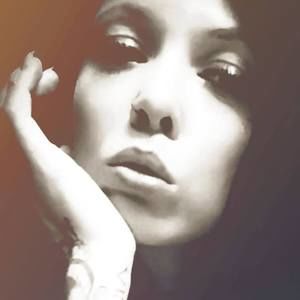 Meet your Posher, Roxanne